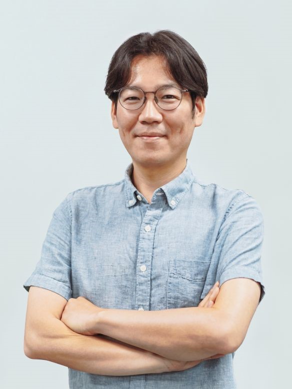 seokhee_standing.jpg