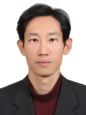 김휘용 부교수.jpg